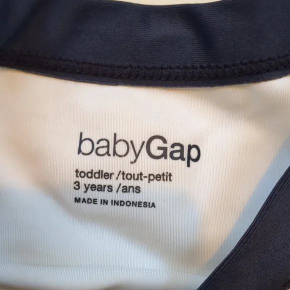 Gap 🏖 Swim Rash Guard - Picture 2 of 3